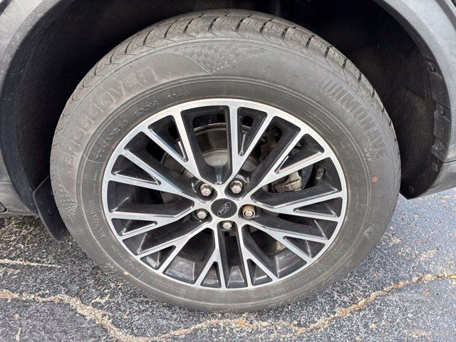 Used 2023 Ford Escape SE FWD image 3