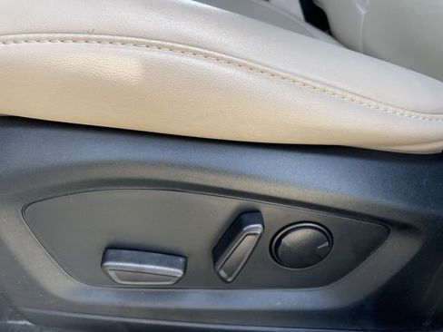 Used 2024 Ford Explorer XLT w/ Equipment Group 202A image 27