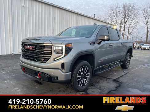Used 2023 GMC Sierra 1500 AT4 w/ AT4 Preferred Package image 9
