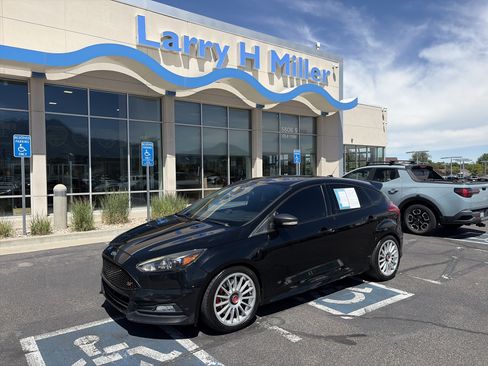 Used 2016 Ford Focus ST w/ Equipment Group 402A FWD image 1