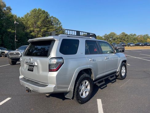 Used 2018 Toyota 4Runner SR5 Premium image 17