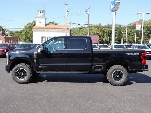 New 2026 Ford F250 Platinum w/ Tremor Off-Road Package image 18