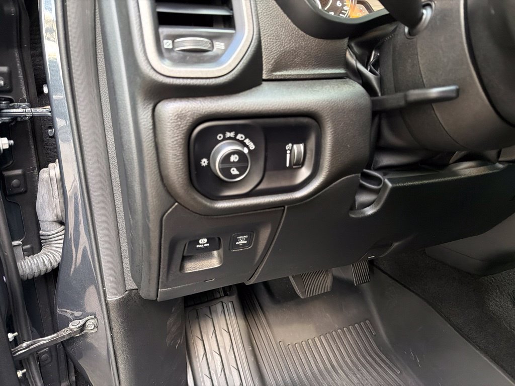 Used 2025 RAM 1500 Warlock AWD/4WD image 42