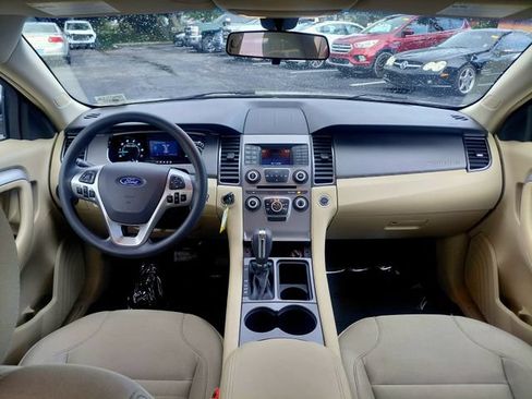 Used 2018 Ford Taurus SE FWD image 16