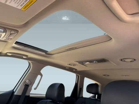 Used 2025 Kia Telluride S image 16