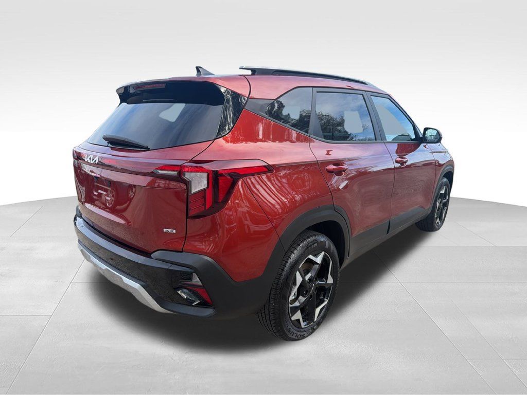 Used 2025 Kia Seltos S AWD/4WD image 6