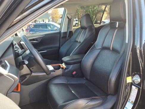 Used 2019 Toyota RAV4 Adventure image 3