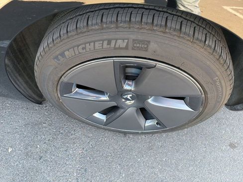 Used 2023 Tesla Model 3 Standard Range RWD image 6