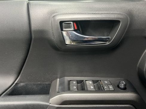 Used 2022 Toyota Tacoma TRD Sport w/ TRD Premium Sport Package AWD/4WD image 23