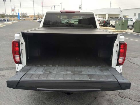 Used 2022 GMC Sierra 1500 SLE image 25