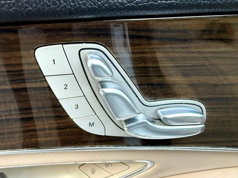 Used 2018 Mercedes-Benz C 300 Sedan image 26