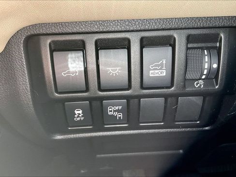 Used 2021 Subaru Ascent Touring AWD/4WD image 16