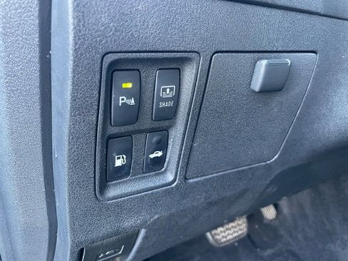 Used 2010 Lexus ES 350 w/ Luxury Package image 38