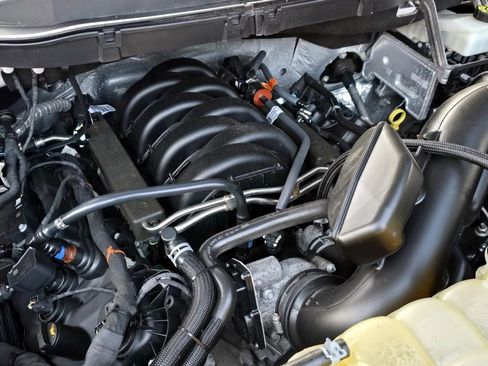 Used 2023 Ford F150 XLT AWD/4WD image 12