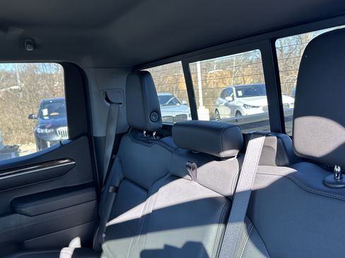 Used 2024 GMC Sierra 1500 Elevation w/ Elevation Premium Package image 32