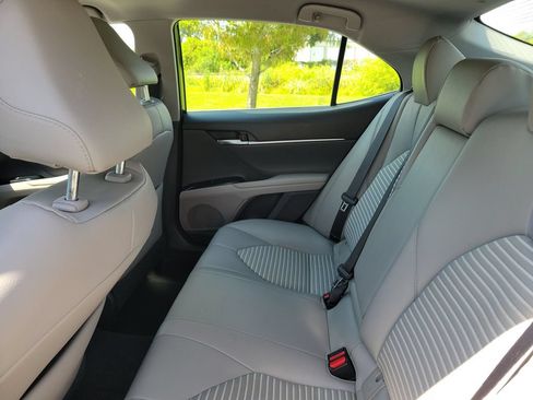Used 2018 Toyota Camry SE FWD image 24
