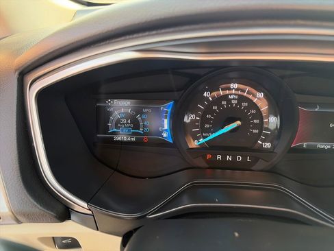 Used 2019 Ford Fusion SEL FWD image 21