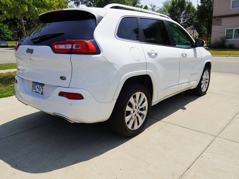 Used 2018 Jeep Cherokee Overland AWD/4WD image 6