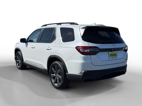 New 2026 Honda Pilot Sport image 3