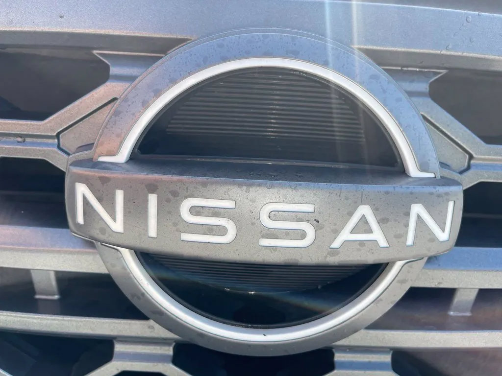 Used 2023 Nissan Frontier SV AWD/4WD image 11