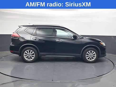 Used 2018 Nissan Rogue SV w/ Premium Package AWD/4WD image 3