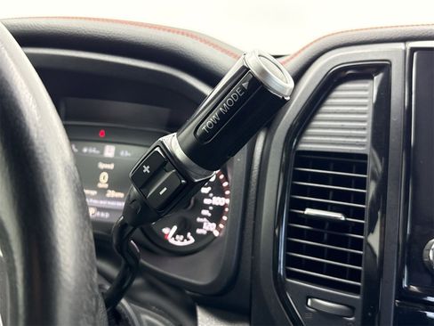 Used 2020 Nissan Titan PRO-4X w/ Pro-4x Convenience Package image 30