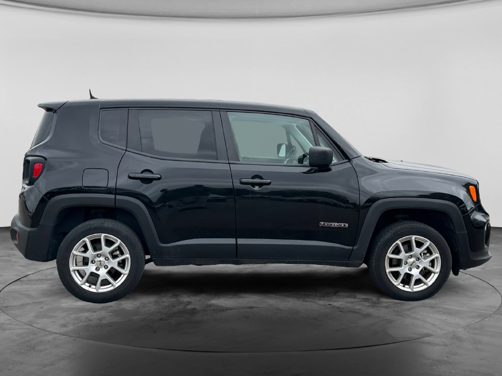 Used 2023 Jeep Renegade Latitude AWD/4WD image 9