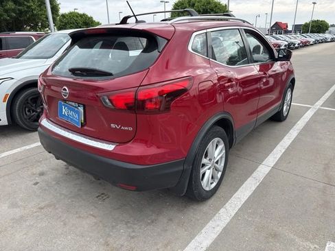 Used 2018 Nissan Rogue Sport SV w/ SV Technology Package AWD/4WD image 2