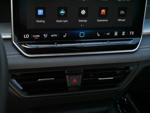 Certified 2025 Volkswagen Tiguan SE R-Line AWD/4WD image 23