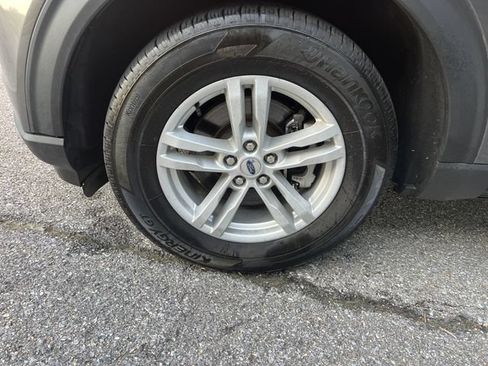 Used 2022 Ford Explorer XLT w/ Equipment Group 202A AWD/4WD image 20