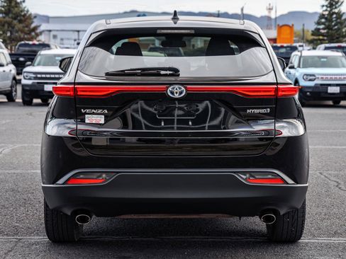 Used 2021 Toyota Venza LE AWD/4WD image 5