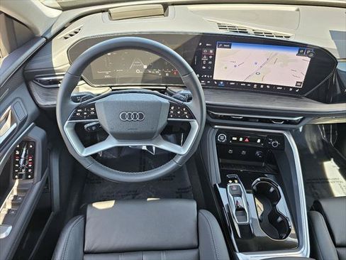 Used 2025 Audi Q5 Premium Plus AWD/4WD image 5
