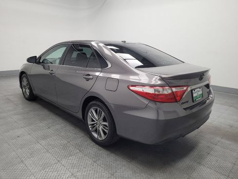 Used 2016 Toyota Camry SE w/ Moonroof Package image 3