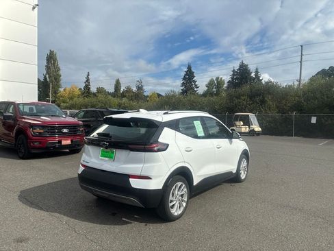 Used 2023 Chevrolet Bolt EUV LT w/ Driver Confidence Package FWD image 7