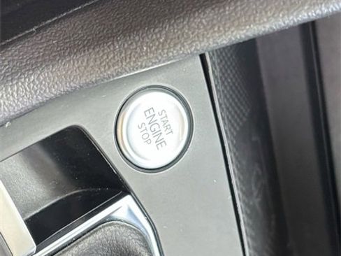 Used 2022 Volkswagen Taos SE image 26