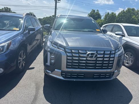 Used 2024 Hyundai Palisade Calligraphy FWD image 4