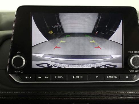 Certified 2025 Nissan Rogue SV image 28