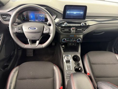 Certified 2025 Ford Escape ST-Line Select AWD/4WD image 12
