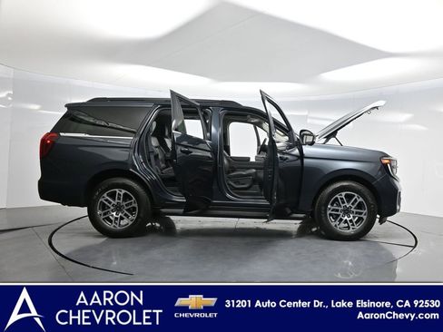 Used 2025 Ford Expedition Active image 3