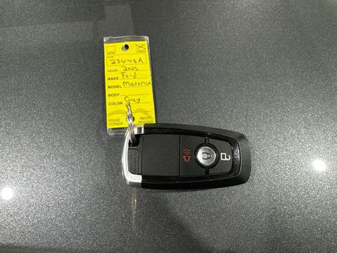 Used 2025 Ford Maverick Lobo AWD/4WD image 37