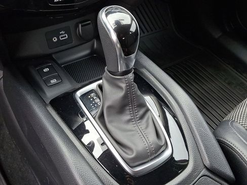 Certified 2022 Nissan Rogue Sport SV w/ Technology Package image 13