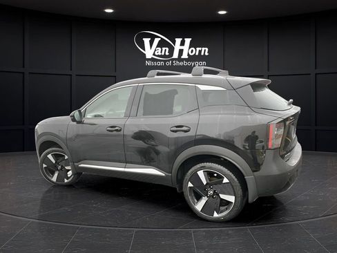 New 2026 Nissan Kicks SR w/ Cold Weather Package image 3