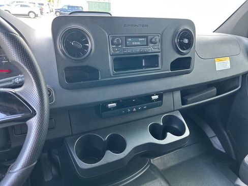 Used 2025 Mercedes-Benz Sprinter 2500 image 15