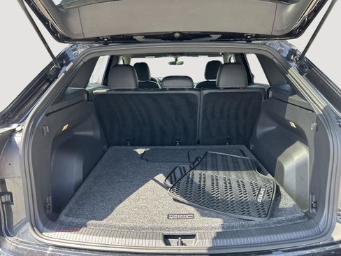 Certified 2023 Volkswagen Atlas Cross Sport SE AWD/4WD image 10