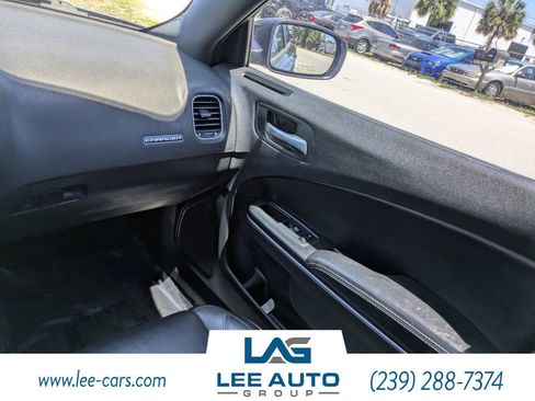 Used 2020 Dodge Charger SXT w/ Leather Interior Group RWD image 12