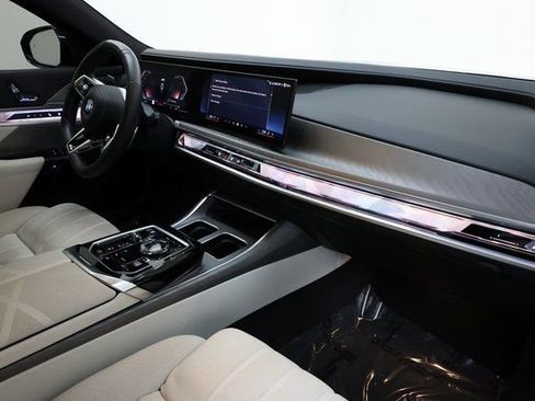 Used 2024 BMW 760i xDrive w/ Executive Package AWD/4WD image 86