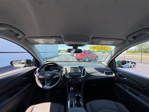 Used 2019 Chevrolet Equinox LT FWD image 3