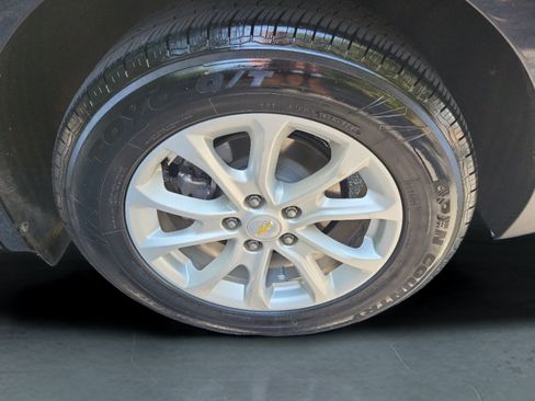 Used 2019 Chevrolet Equinox LT FWD image 10