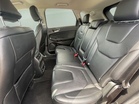 Used 2022 Ford Edge Titanium AWD/4WD image 28