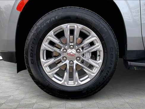 Used 2024 GMC Yukon SLT w/ SLT Luxury Package image 22